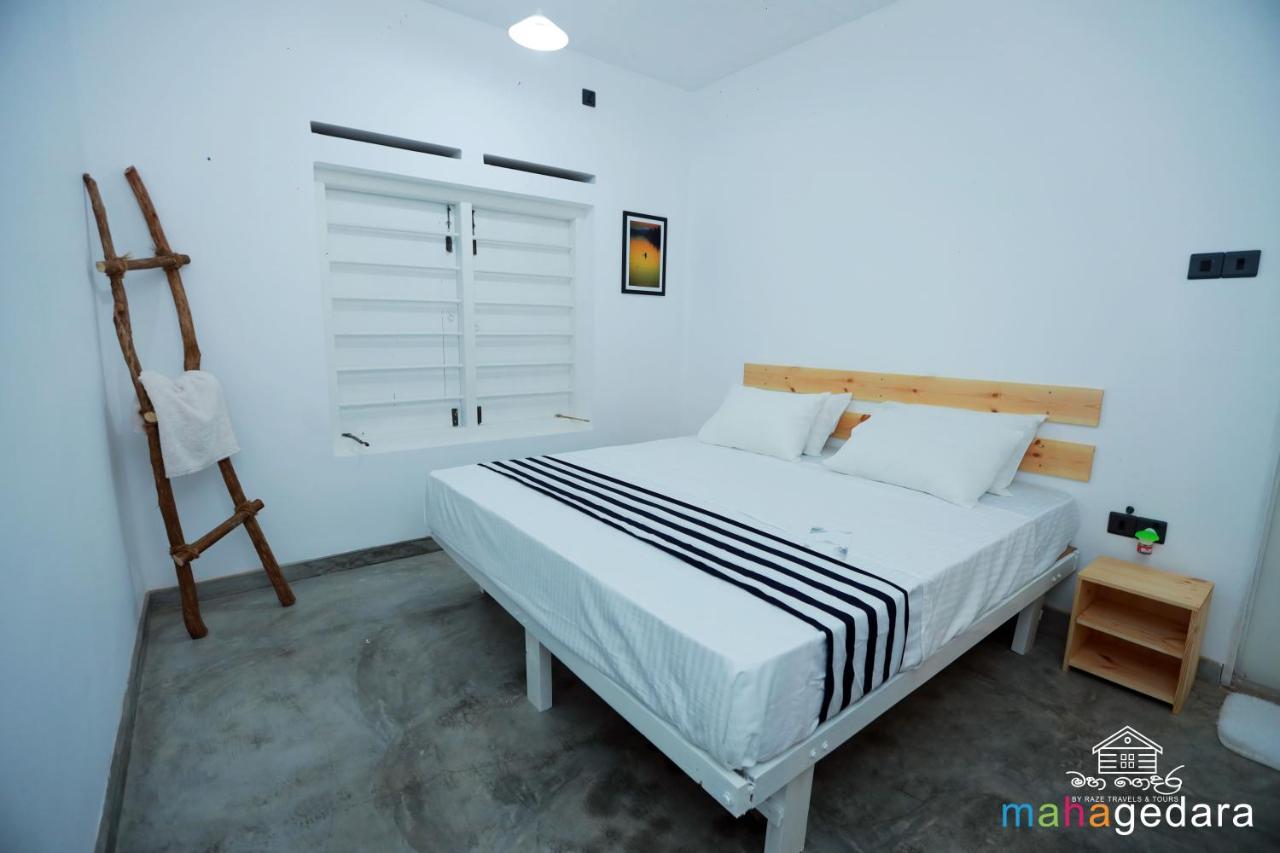 Mahagedara Dickwella Exterior foto