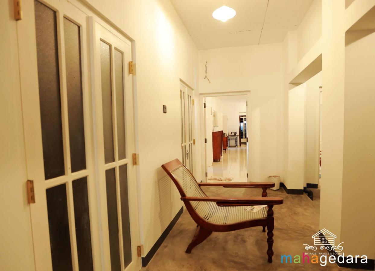 Mahagedara Dickwella Exterior foto