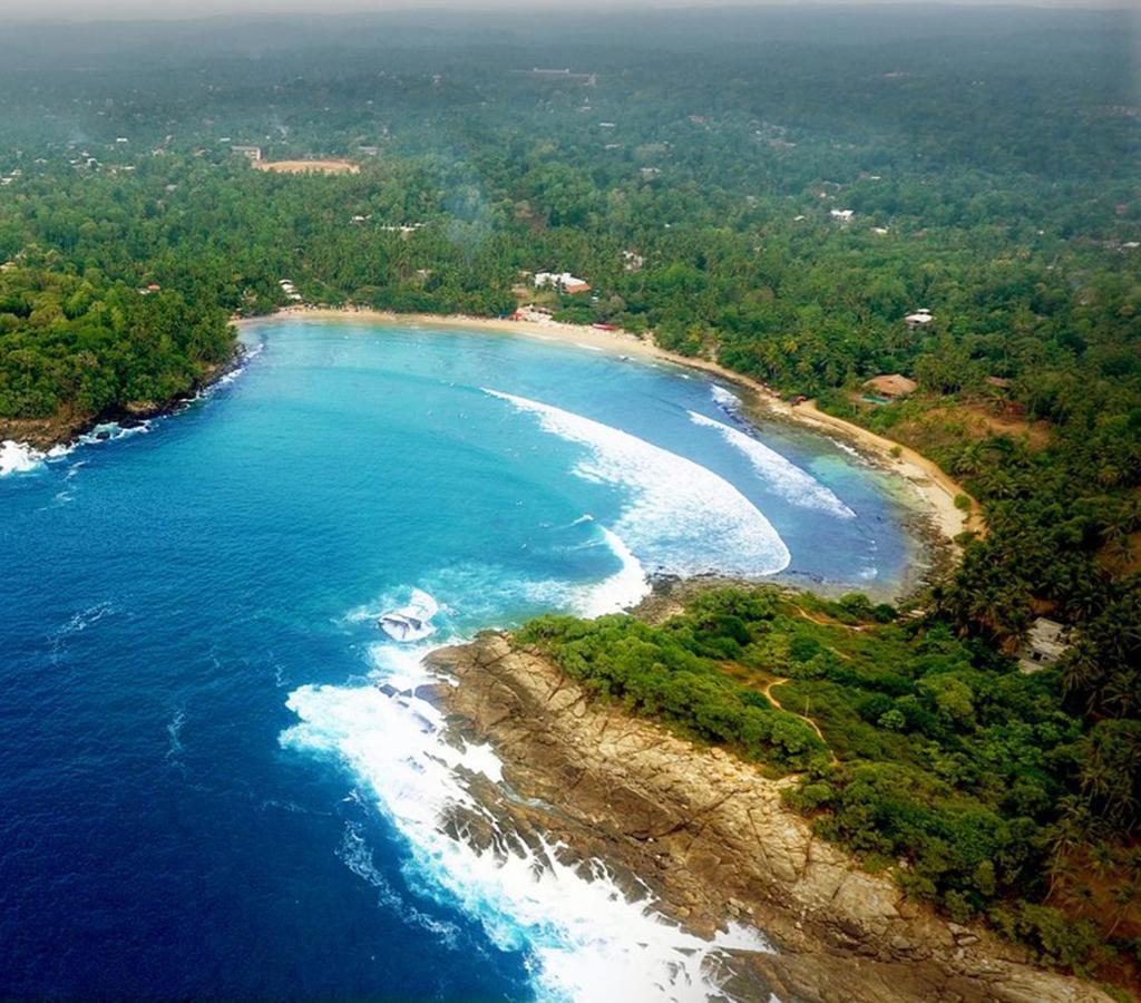 Mahagedara Dickwella Exterior foto