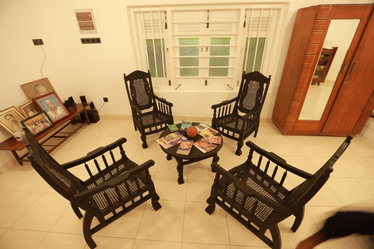 Mahagedara Dickwella Exterior foto